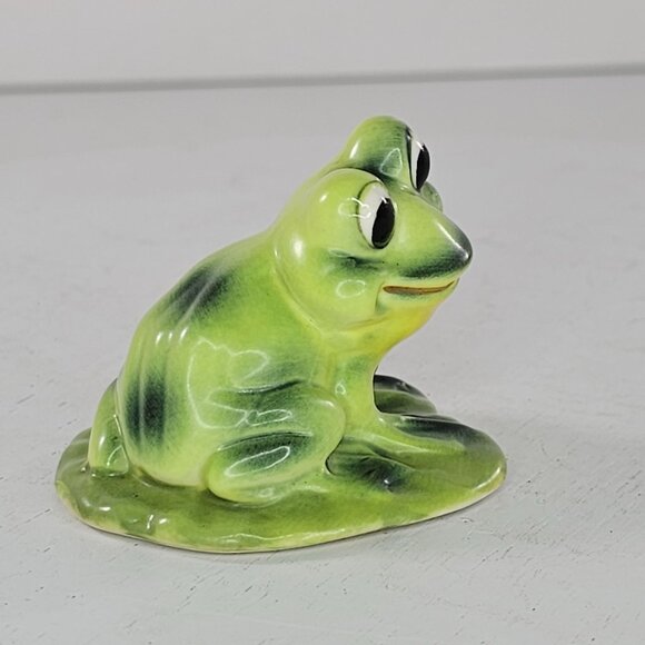 Vintage Josef Originals Ceramic Frog Figurine Lily Pad Red Flower - Picture 5 of 8